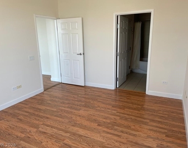 200 W Sahara Avenue - Photo Thumbnail 3