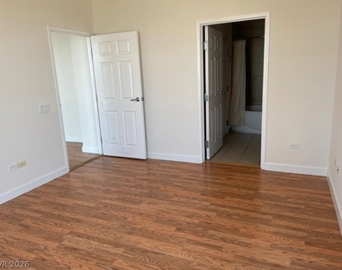 200 W Sahara Avenue - Photo Thumbnail 10