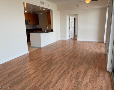 200 W Sahara Avenue - Photo Thumbnail 4