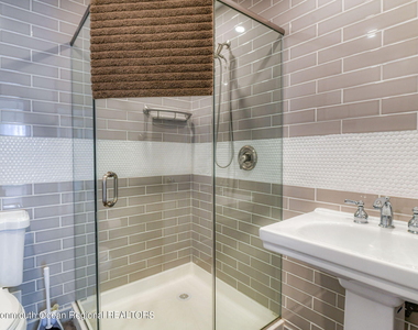 18 Abbott Avenue - Photo Thumbnail 18