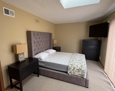 17 Brown Avenue - Photo Thumbnail 13