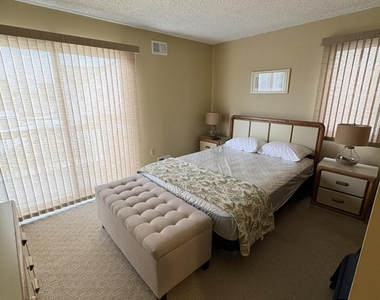 17 Brown Avenue - Photo Thumbnail 8