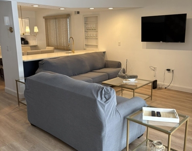 17 Brown Avenue - Photo Thumbnail 1