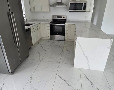 5332 Nw 18th Street - Photo Thumbnail 1