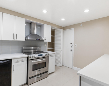 405 N Ocean Boulevard - Photo Thumbnail 32