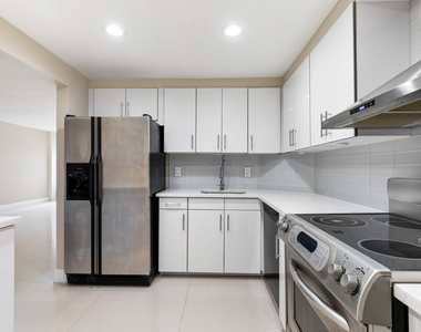 405 N Ocean Boulevard - Photo Thumbnail 13