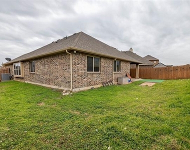 4228 Sweet Clover Lane - Photo Thumbnail 32