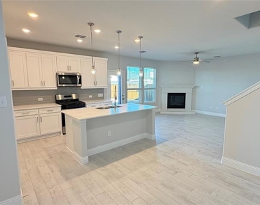 810 Sicily Boulevard - Photo Thumbnail 1