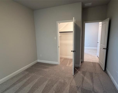 810 Sicily Boulevard - Photo Thumbnail 3