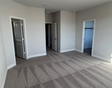 810 Sicily Boulevard - Photo Thumbnail 6