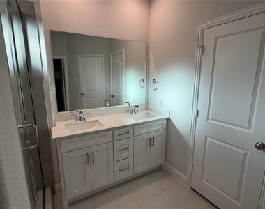 810 Sicily Boulevard - Photo Thumbnail 7