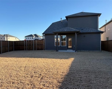 810 Sicily Boulevard - Photo Thumbnail 11