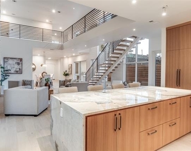 3821 Beechwood Lane - Photo Thumbnail 8