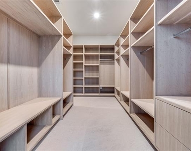 3821 Beechwood Lane - Photo Thumbnail 30