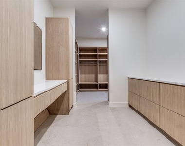 3821 Beechwood Lane - Photo Thumbnail 29