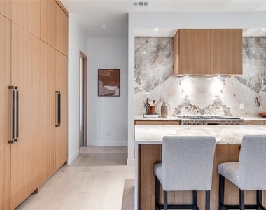 3821 Beechwood Lane - Photo Thumbnail 10