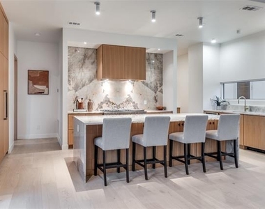 3821 Beechwood Lane - Photo Thumbnail 11