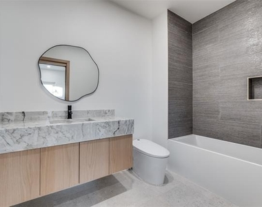 3821 Beechwood Lane - Photo Thumbnail 21