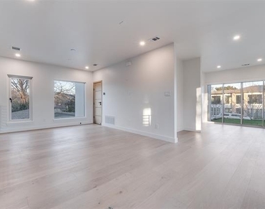 3821 Beechwood Lane - Photo Thumbnail 23