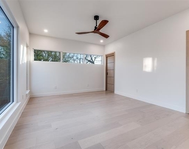 3821 Beechwood Lane - Photo Thumbnail 20