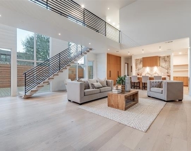 3821 Beechwood Lane - Photo Thumbnail 7