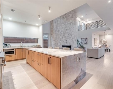 3821 Beechwood Lane - Photo Thumbnail 9