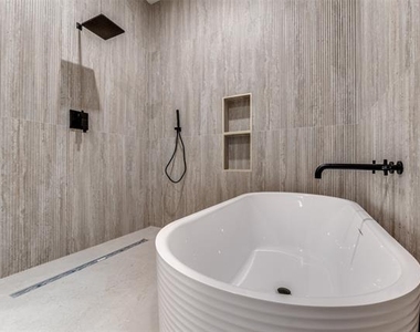 3821 Beechwood Lane - Photo Thumbnail 28
