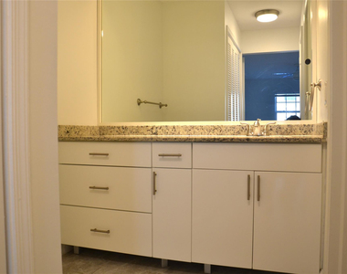 6247 Bay Club Drive - Photo Thumbnail 9