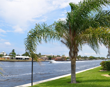 6247 Bay Club Drive - Photo Thumbnail 24