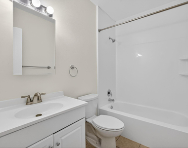 2500 Sw 18th Terrace - Photo Thumbnail 12