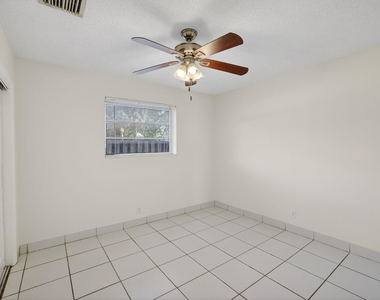 2500 Sw 18th Terrace - Photo Thumbnail 14