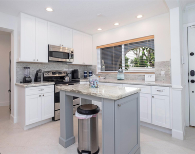 1240 Sw 13th Circle - Photo Thumbnail 10