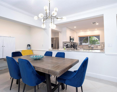 1240 Sw 13th Circle - Photo Thumbnail 8