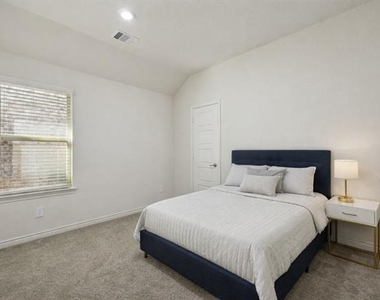 9729 Gooseneck Drive - Photo Thumbnail 12