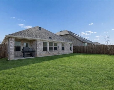 9729 Gooseneck Drive - Photo Thumbnail 15