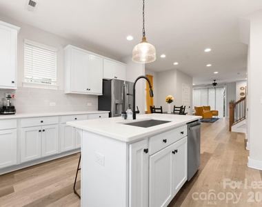 648 W End Drive - Photo Thumbnail 17
