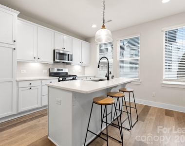 648 W End Drive - Photo Thumbnail 14