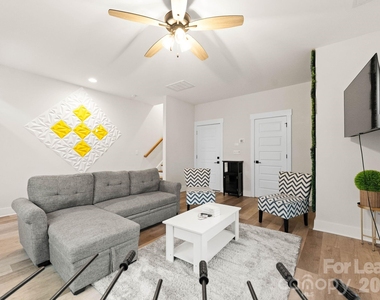648 W End Drive - Photo Thumbnail 10