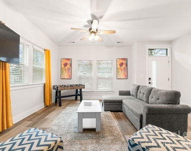 648 W End Drive - Photo Thumbnail 11