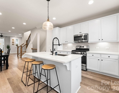 648 W End Drive - Photo Thumbnail 15