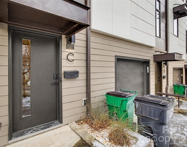 840 E 18th Street - Photo Thumbnail 1