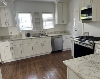 1054 N Euclid - Photo Thumbnail 13