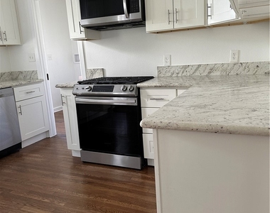 1054 N Euclid - Photo Thumbnail 16
