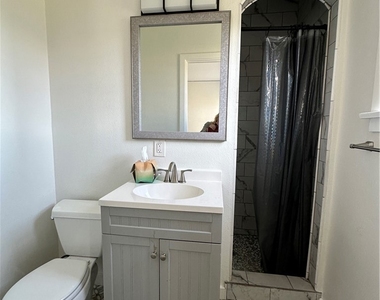 1054 N Euclid - Photo Thumbnail 8