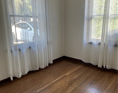1054 N Euclid - Photo Thumbnail 17
