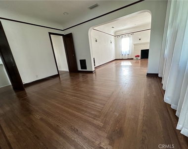 1054 N Euclid - Photo Thumbnail 22