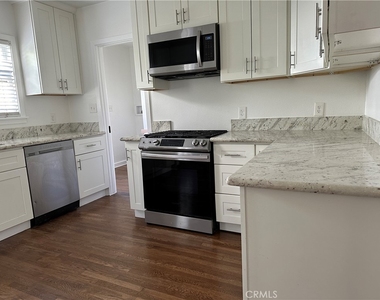 1054 N Euclid - Photo Thumbnail 15