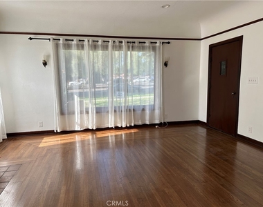 1054 N Euclid - Photo Thumbnail 18