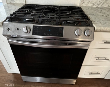 1054 N Euclid - Photo Thumbnail 23
