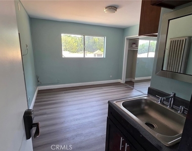 11412 Venice Boulevard - Photo Thumbnail 1